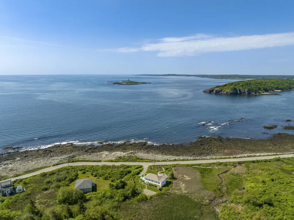 252 Seashore Avenue Portland ME 04108