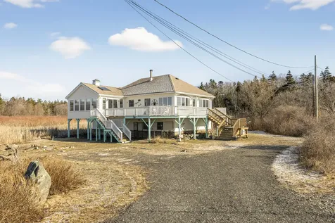 252 Seashore Avenue Portland ME 04108