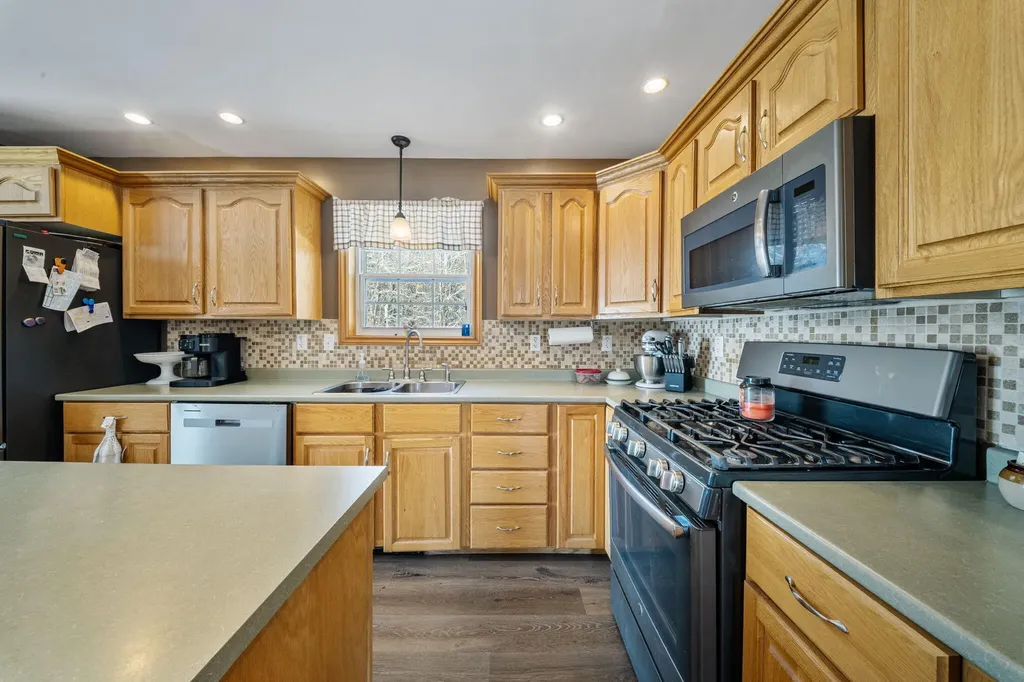 7 Ellingwood Drive Glenburn ME 04401
