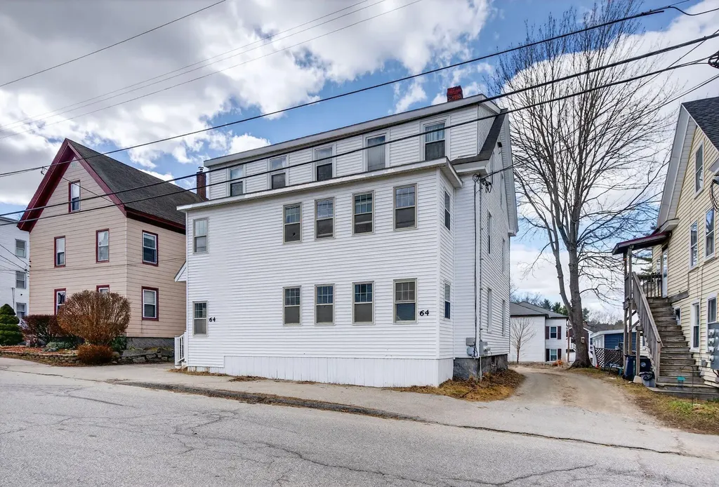 64 Bradbury Street Biddeford ME 04005