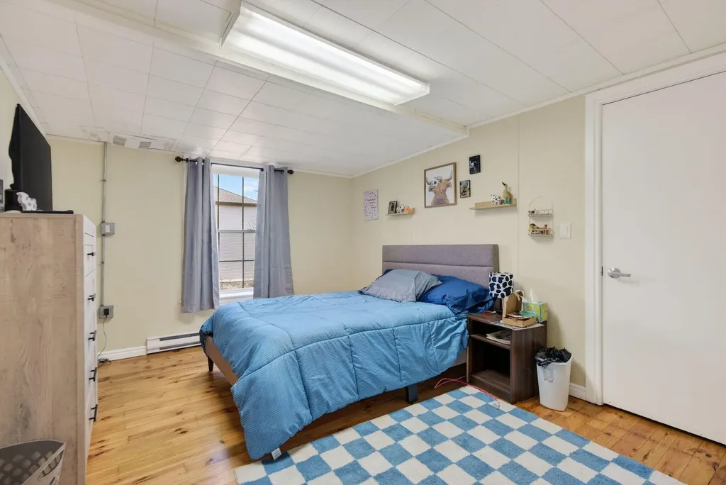 64 Bradbury Street Biddeford ME 04005