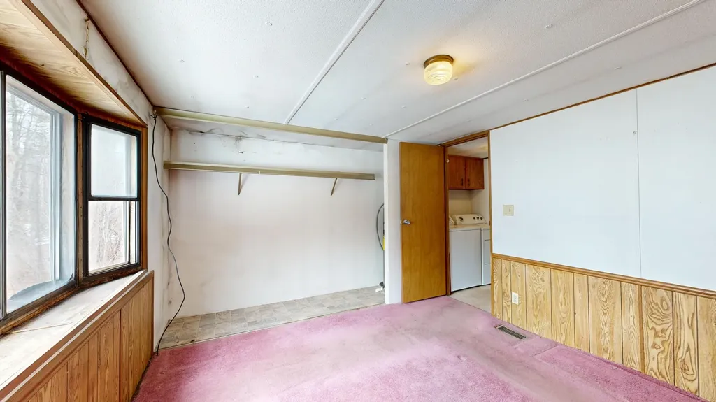 68 Middle Road Sabattus ME 04280