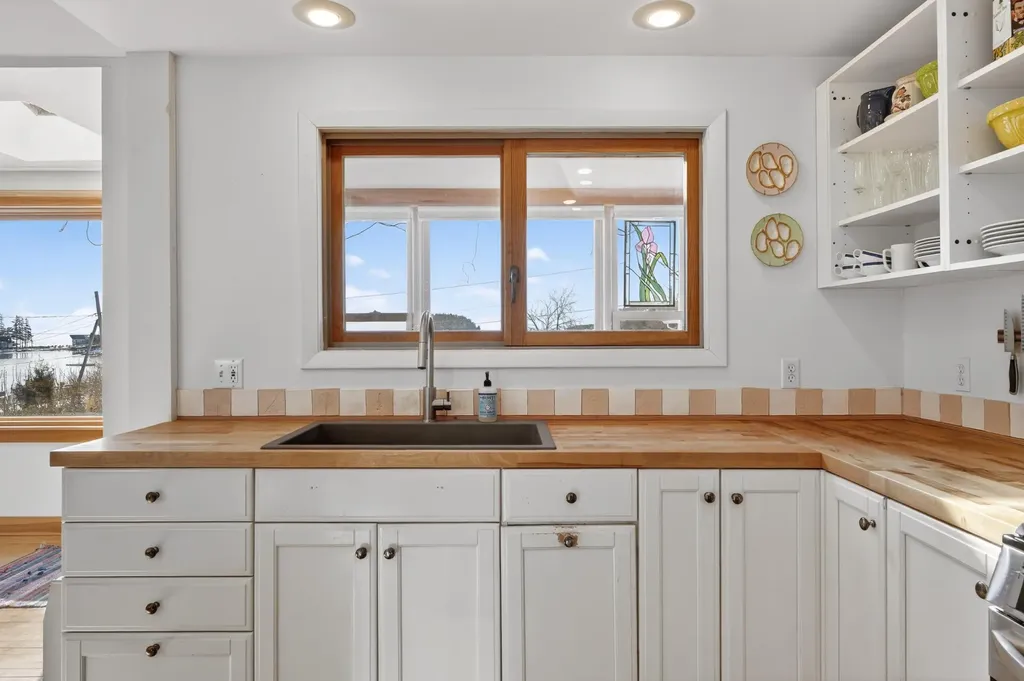 1442 Five Islands Road Georgetown ME 04548