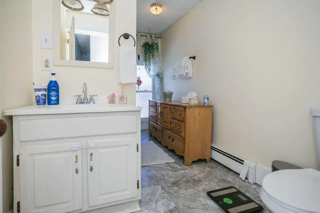 27 Windsor Street Randolph ME 04346