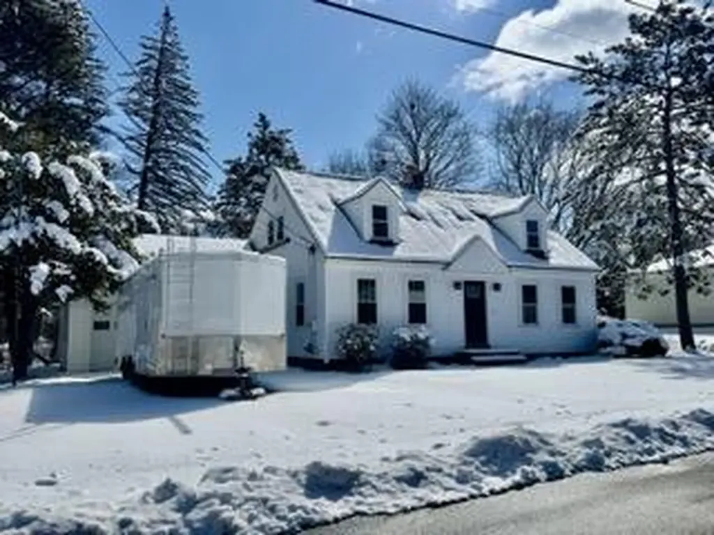 6 Newland Avenue Waterville ME 04901