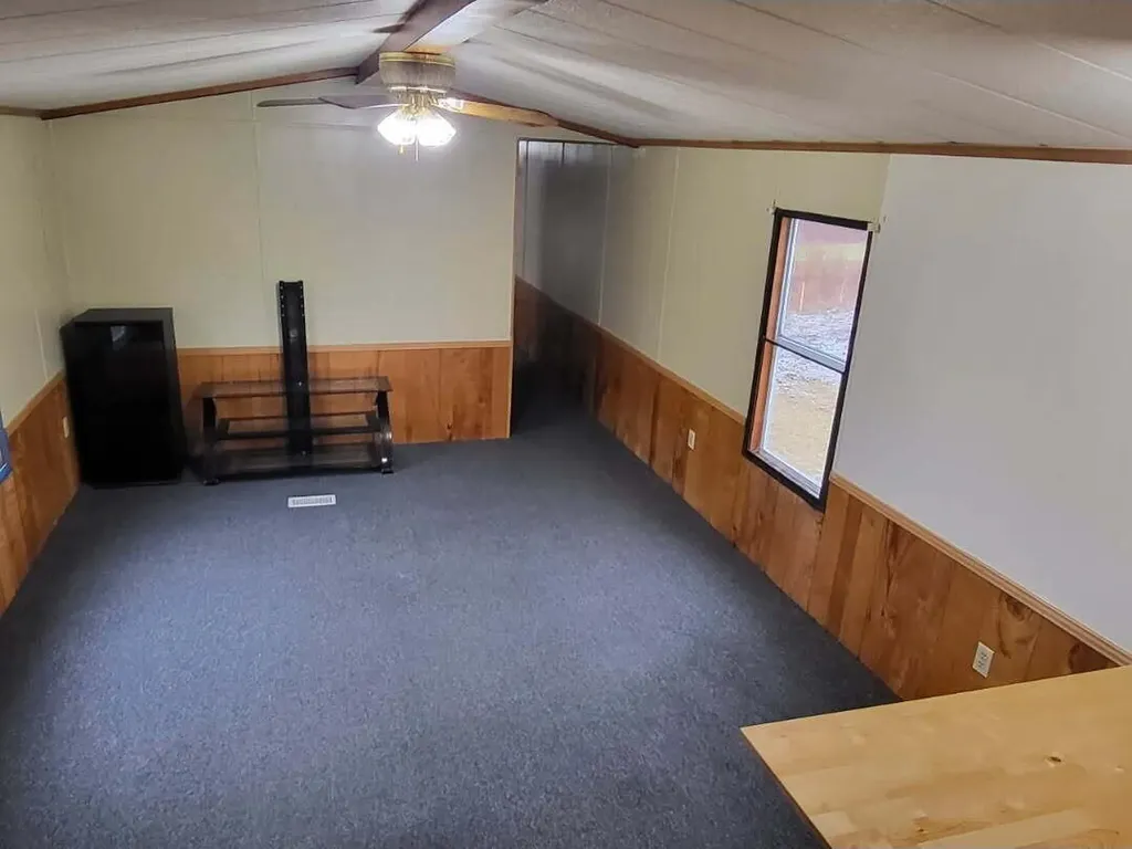 704 Gardiner Road Wiscasset ME 04578