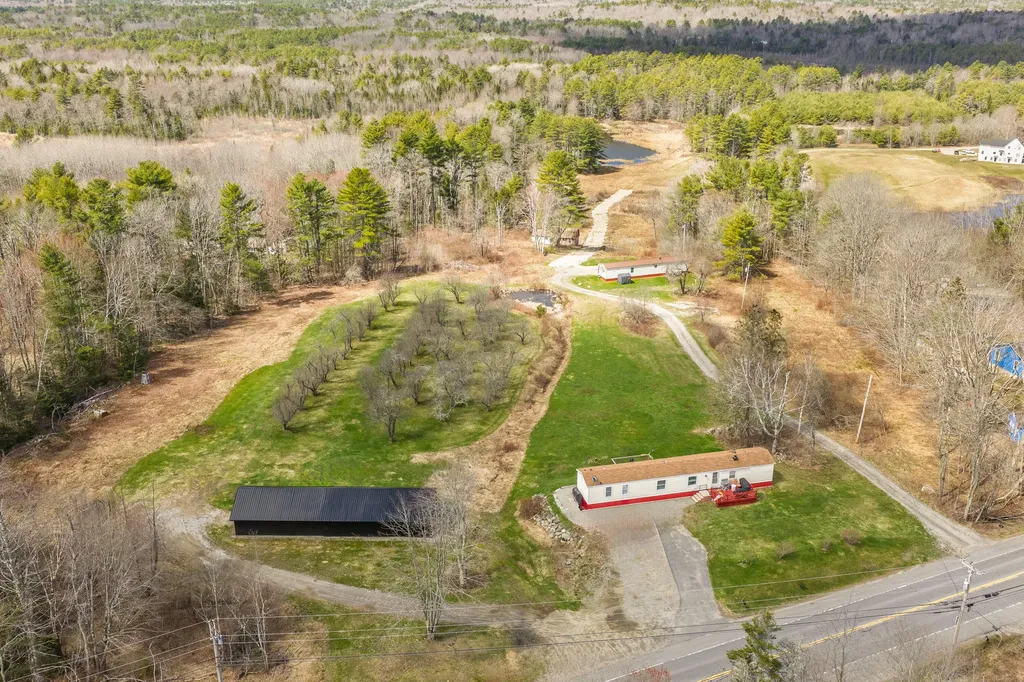 704 Gardiner Road Wiscasset ME 04578