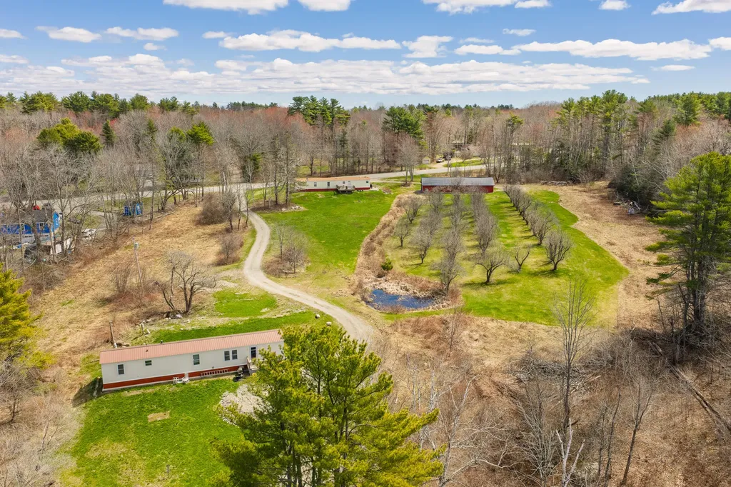 704 Gardiner Road Wiscasset ME 04578