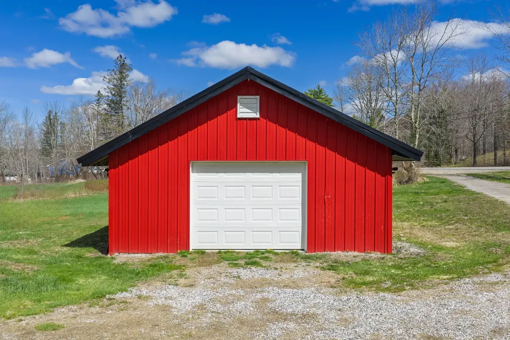 704 Gardiner Road Wiscasset ME 04578