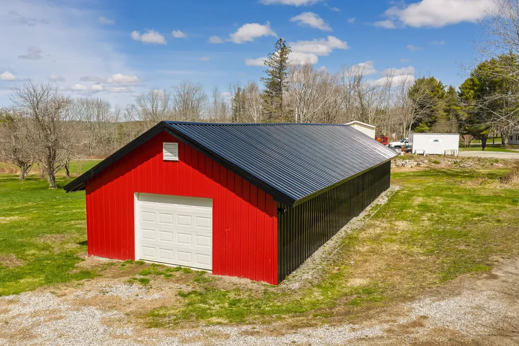 704 Gardiner Road Wiscasset ME 04578