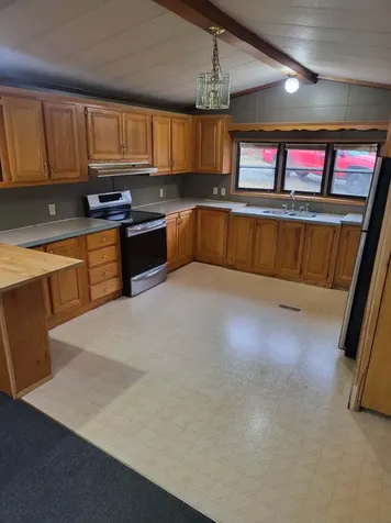 704 Gardiner Road Wiscasset ME 04578