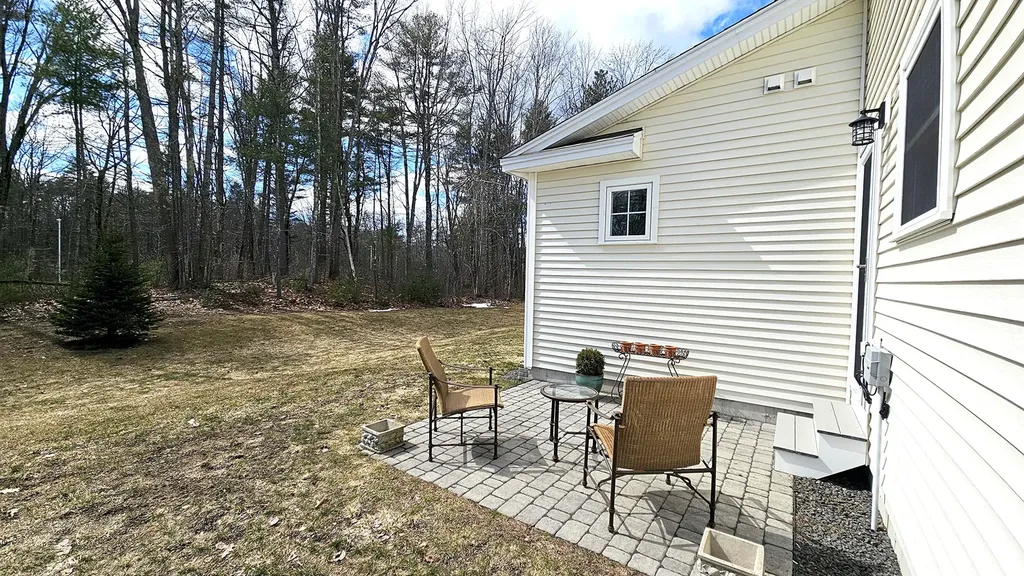 15 Webhannet Place Kennebunk ME 04043