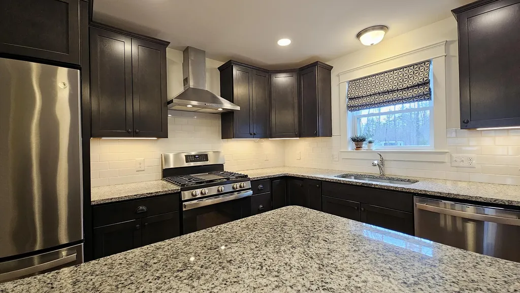 15 Webhannet Place Kennebunk ME 04043