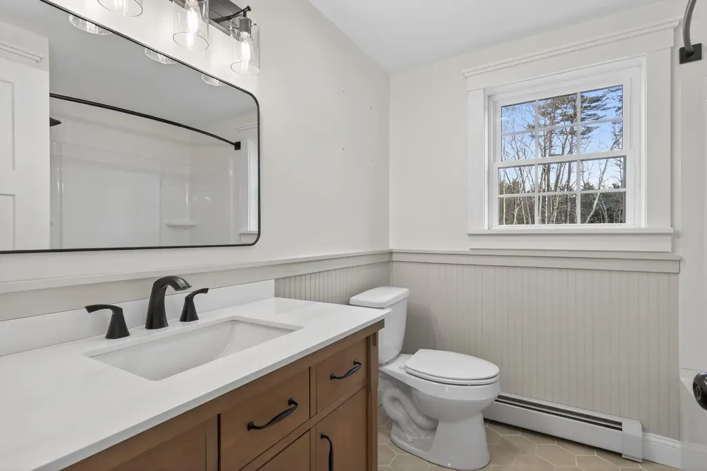 12 W 2nd Street North Berwick ME 03906
