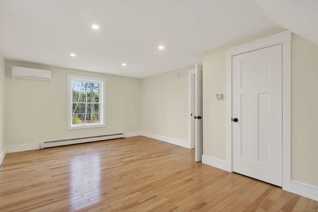 12 W 2nd Street North Berwick ME 03906