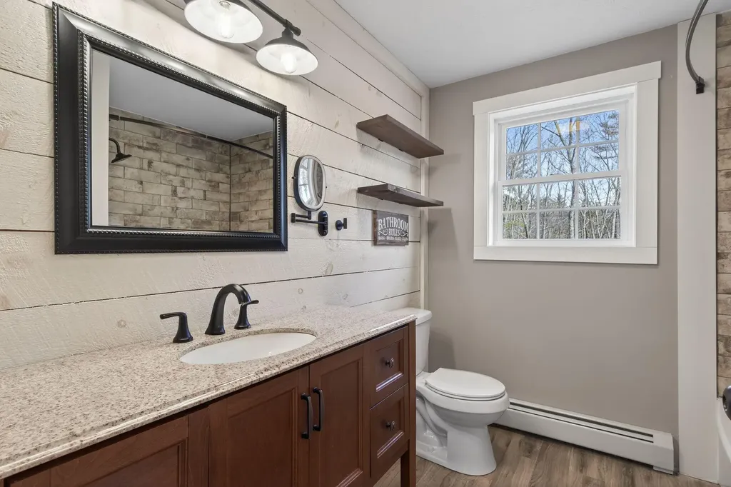 12 W 2nd Street North Berwick ME 03906