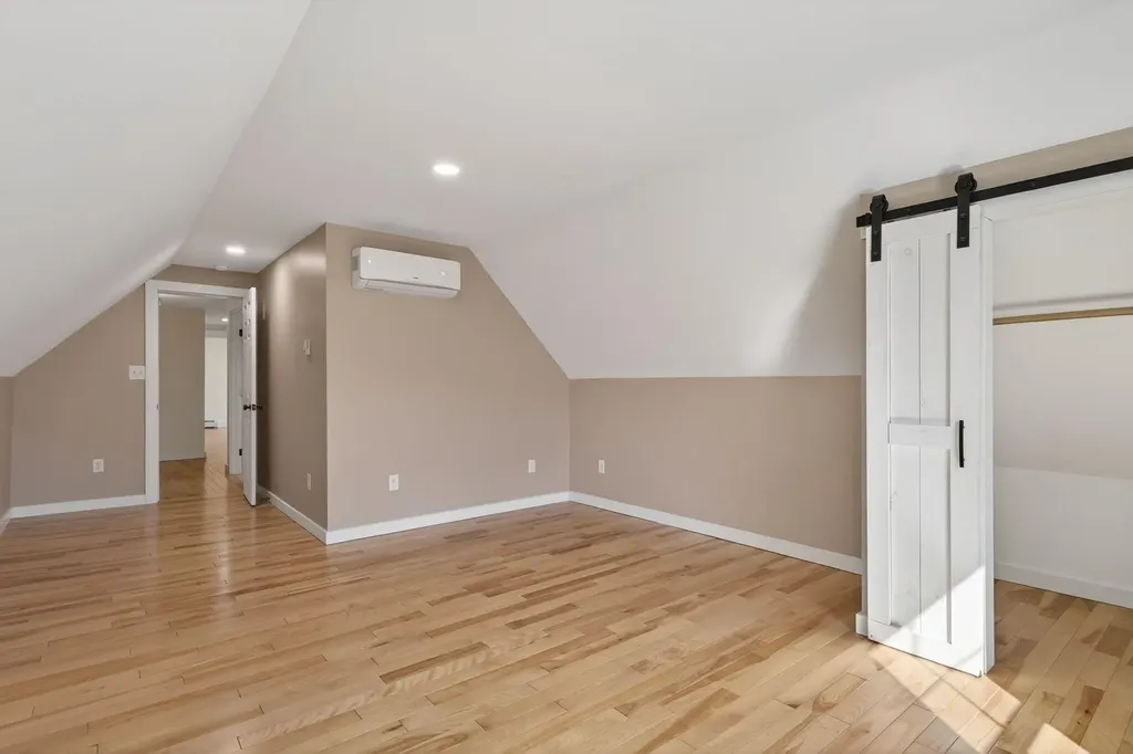 12 W 2nd Street North Berwick ME 03906