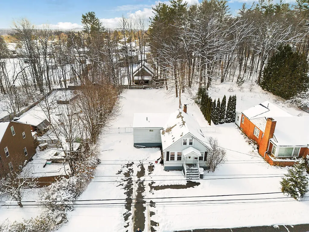 82 Oakland Street Waterville ME 04901