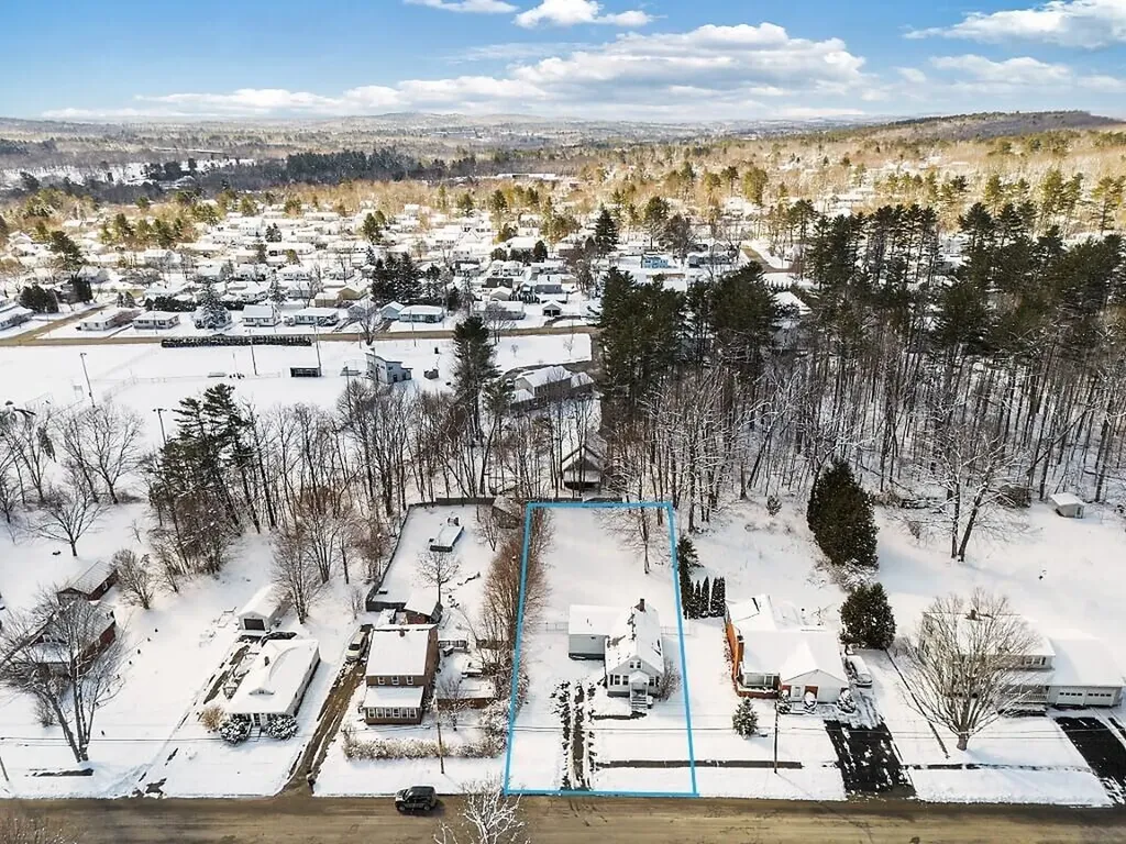 82 Oakland Street Waterville ME 04901