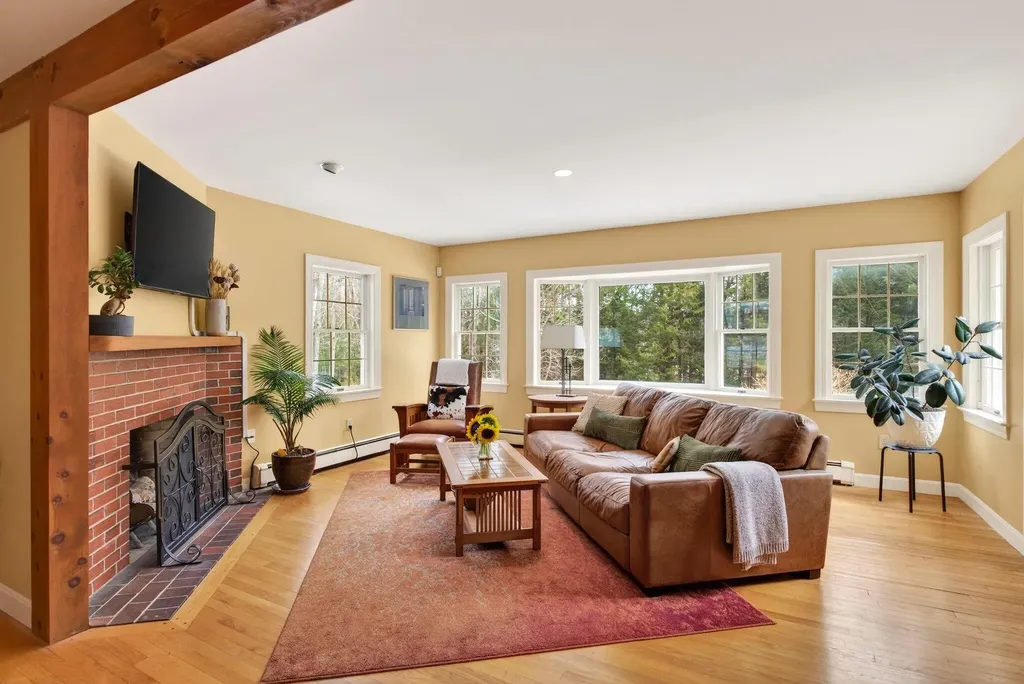 69 Hardy Road Falmouth ME 04105