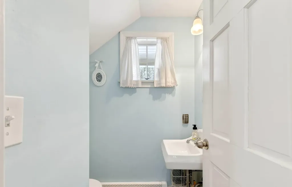 69 Hardy Road Falmouth ME 04105
