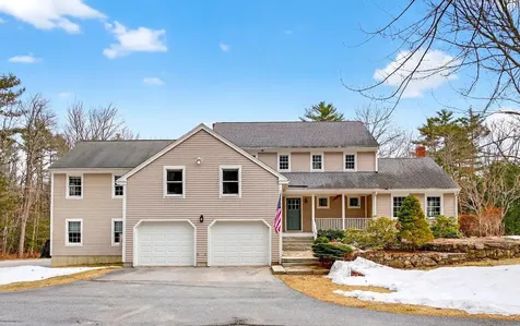 69 Hardy Road Falmouth ME 04105