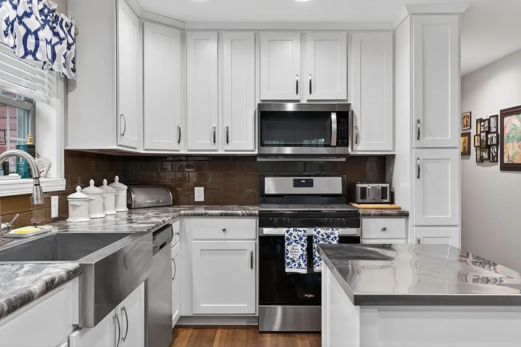 33 Sandalwood Circle Kittery ME 03904