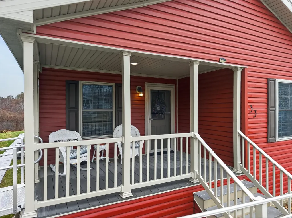 33 Sandalwood Circle Kittery ME 03904
