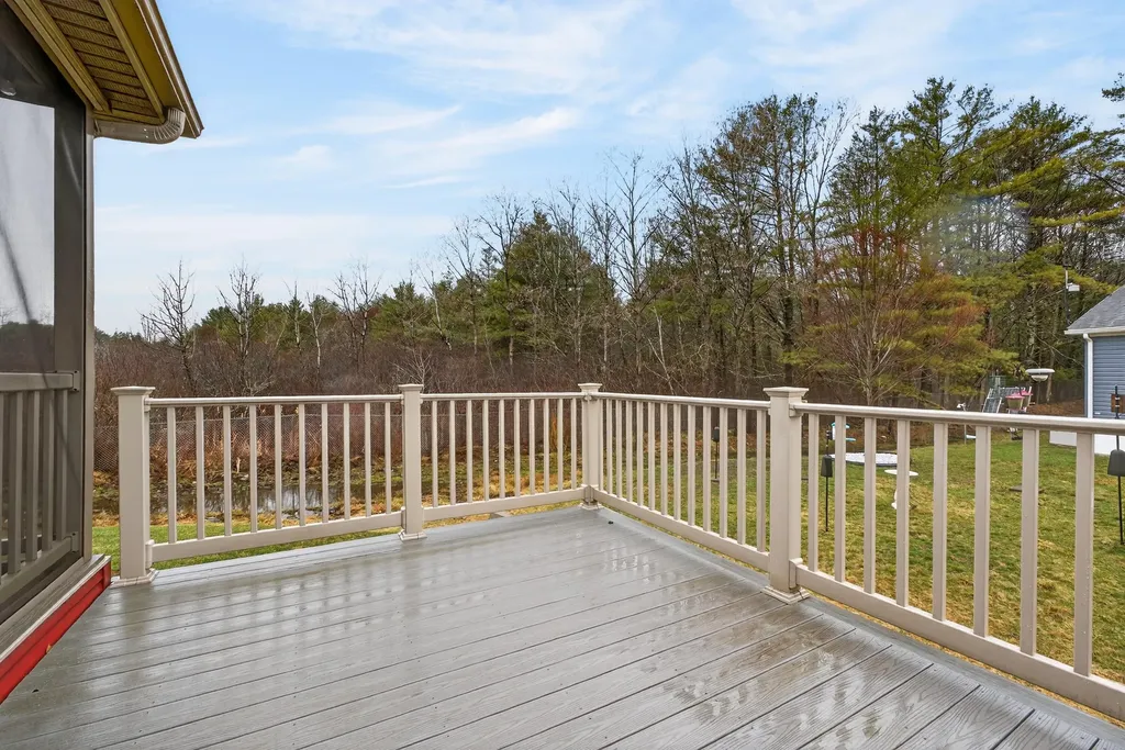 33 Sandalwood Circle Kittery ME 03904