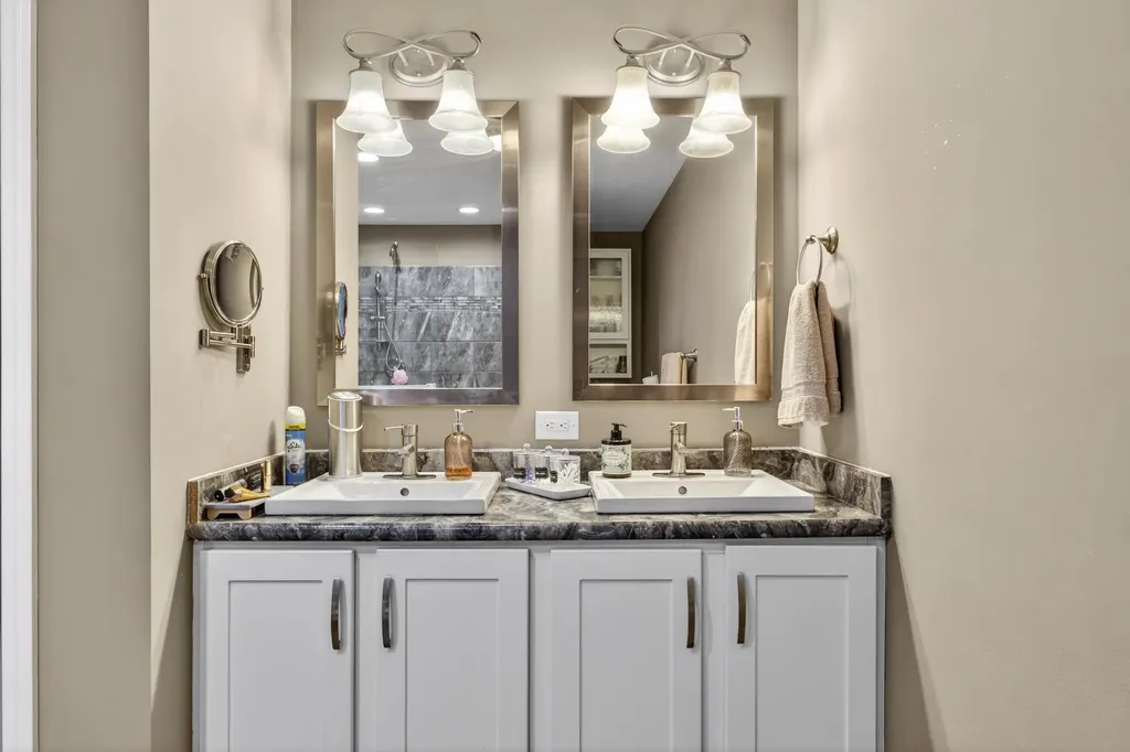 33 Sandalwood Circle Kittery ME 03904