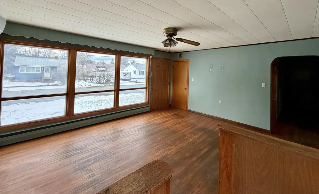 12 Palm Street East Millinocket ME 04430