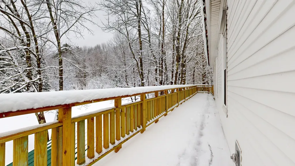 17 Turner Street Buckfield ME 04220