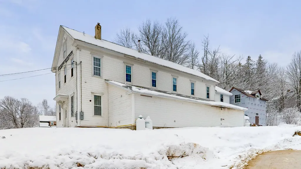 17 Turner Street Buckfield ME 04220
