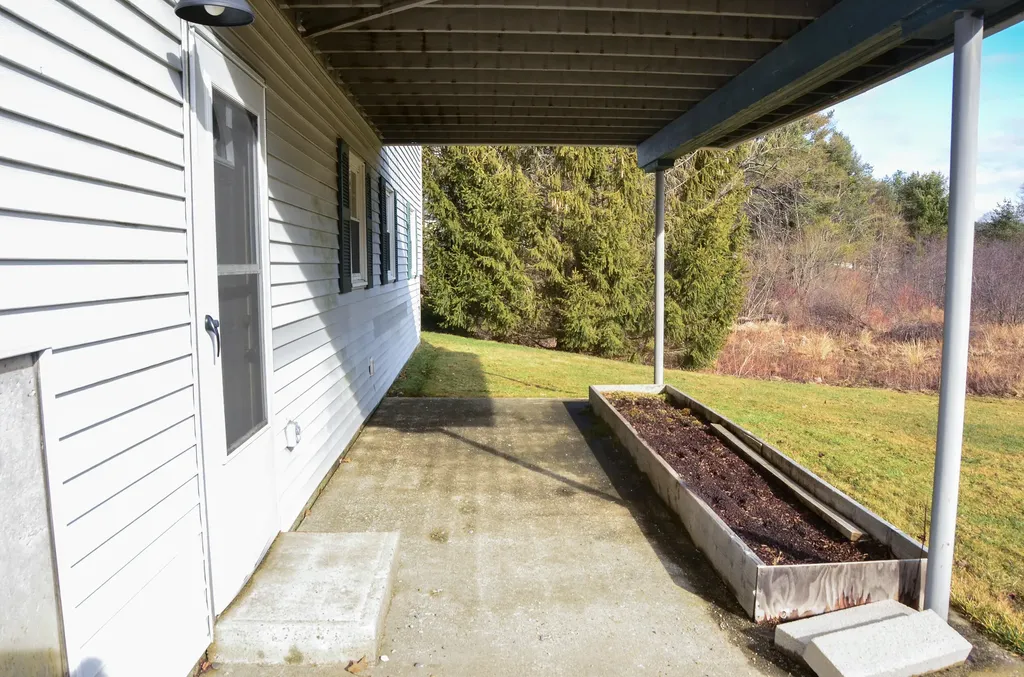 225 Mount Vernon Road Augusta ME 04330