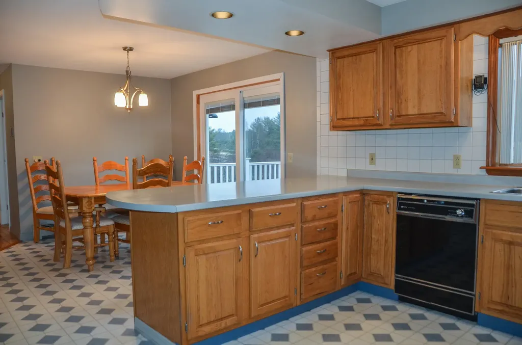 225 Mount Vernon Road Augusta ME 04330