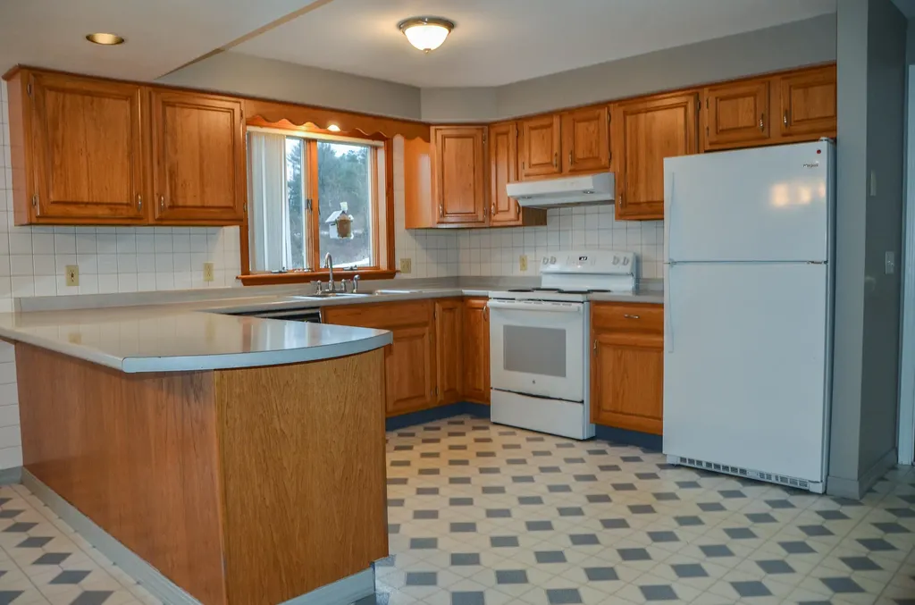 225 Mount Vernon Road Augusta ME 04330