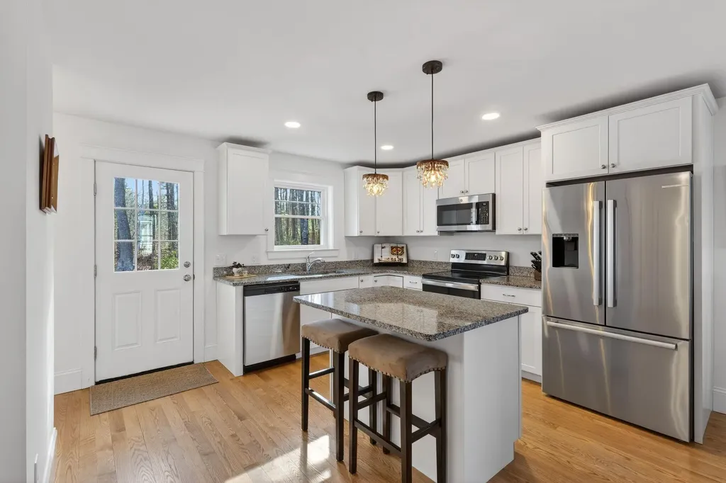 9 Webhannet Place Kennebunk ME 04043