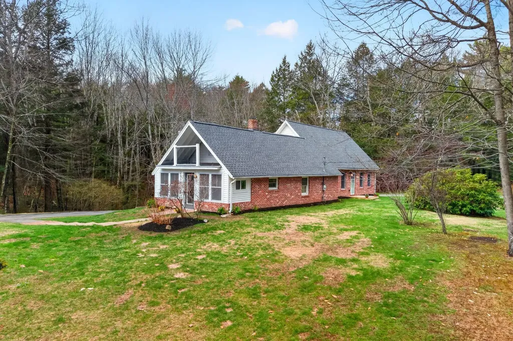 24 Solomon Drive Gorham ME 04038