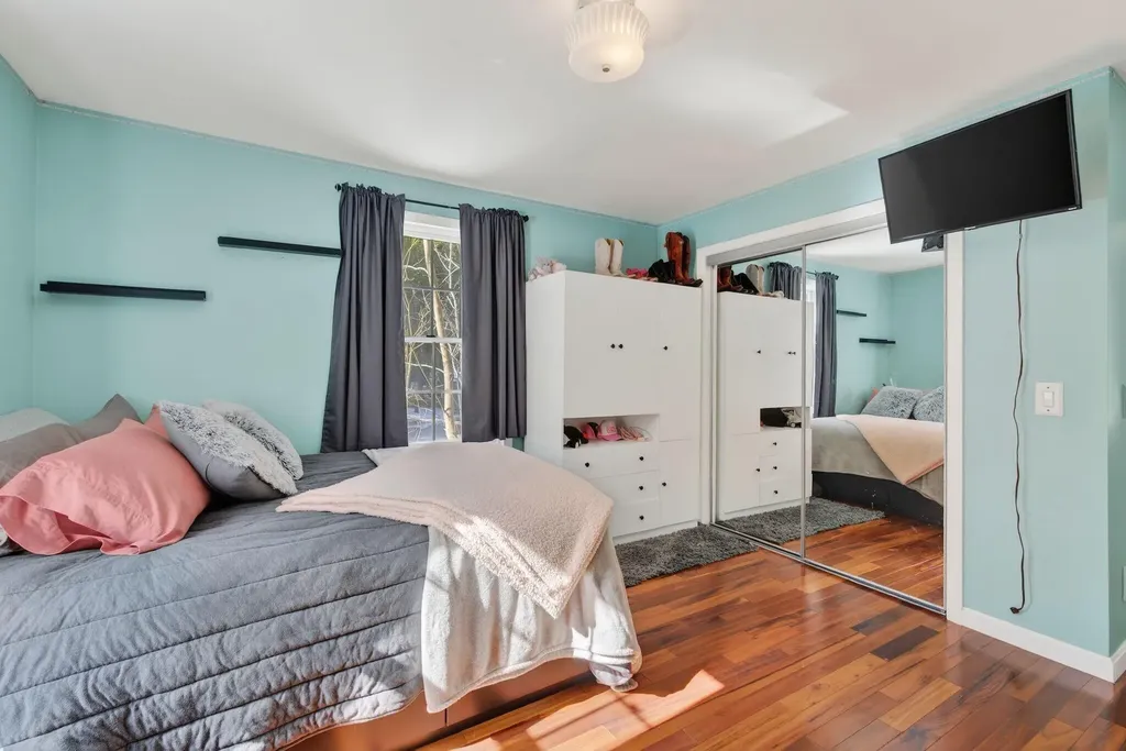 24 Solomon Drive Gorham ME 04038