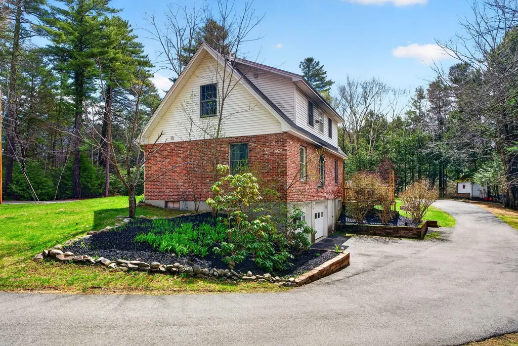24 Solomon Drive Gorham ME 04038