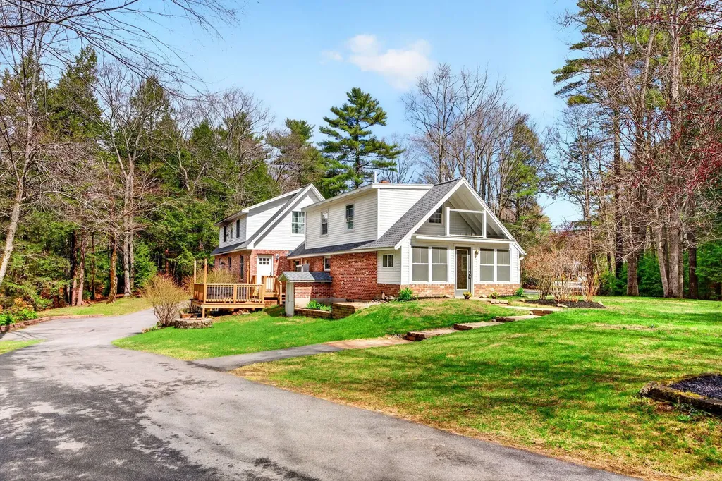 24 Solomon Drive Gorham ME 04038