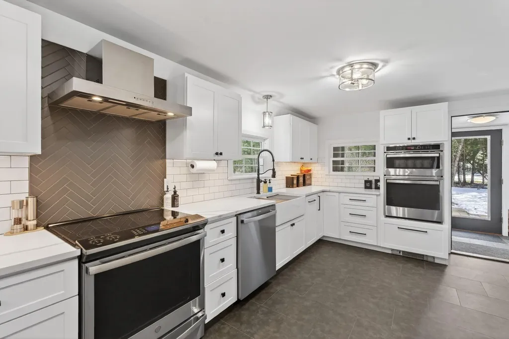 24 Solomon Drive Gorham ME 04038