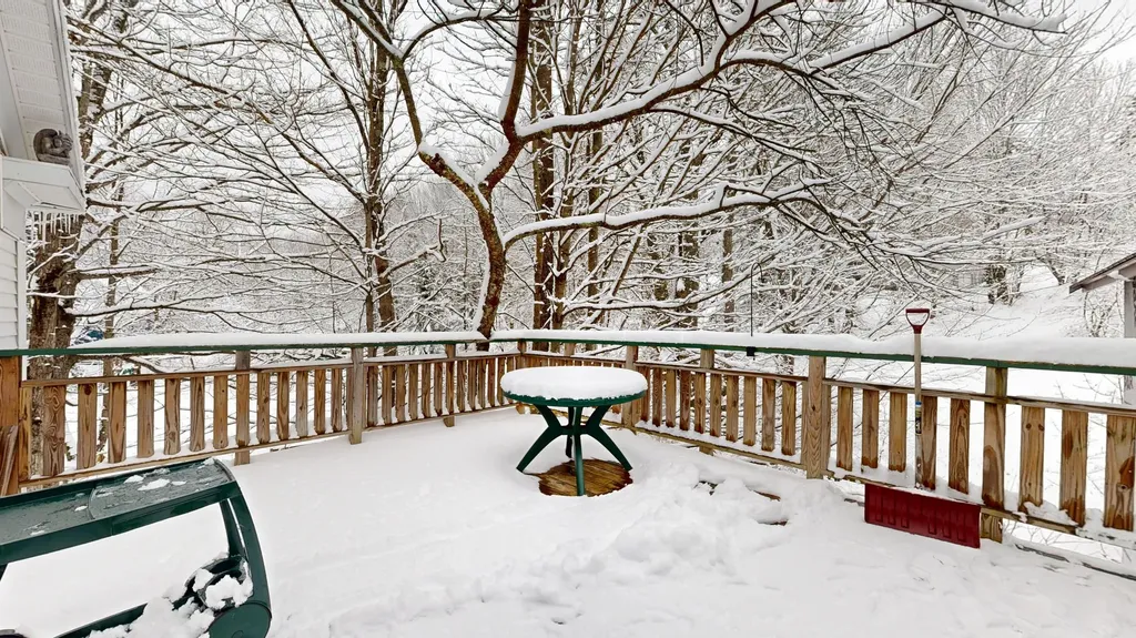17 Turner Street Buckfield ME 04220