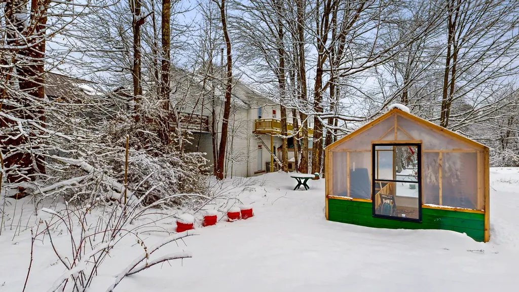 17 Turner Street Buckfield ME 04220