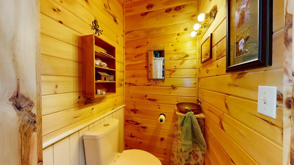 17 Turner Street Buckfield ME 04220