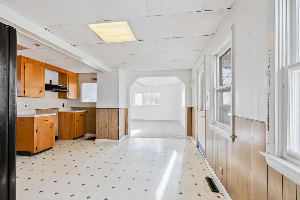 21 Water Street Clinton ME 04927