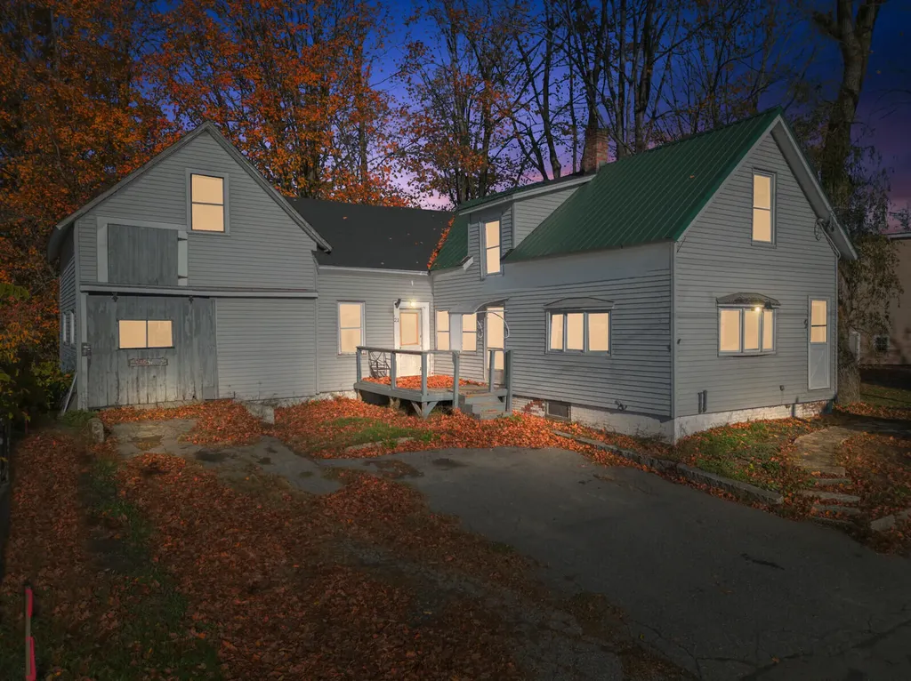 21 Water Street Clinton ME 04927