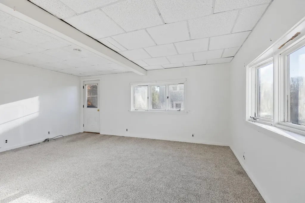 21 Water Street Clinton ME 04927