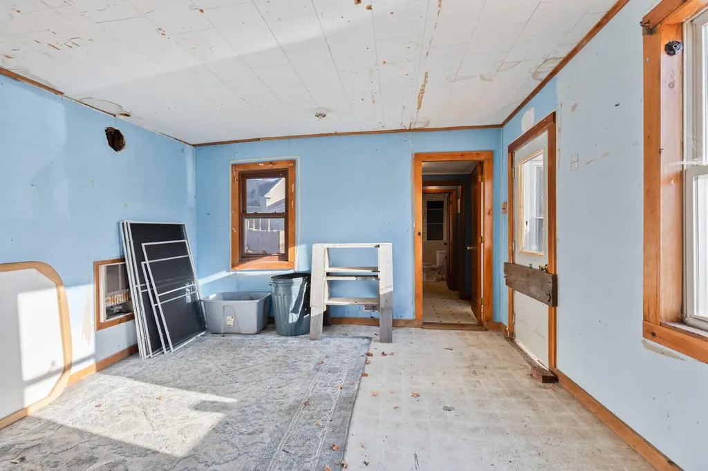 21 Water Street Clinton ME 04927