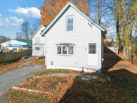 21 Water Street Clinton ME 04927